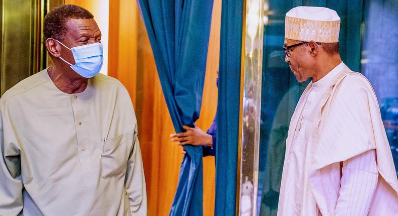 Pastor EA Adeboye (left) with President Muhammadu Buhari (right) [Presidency]