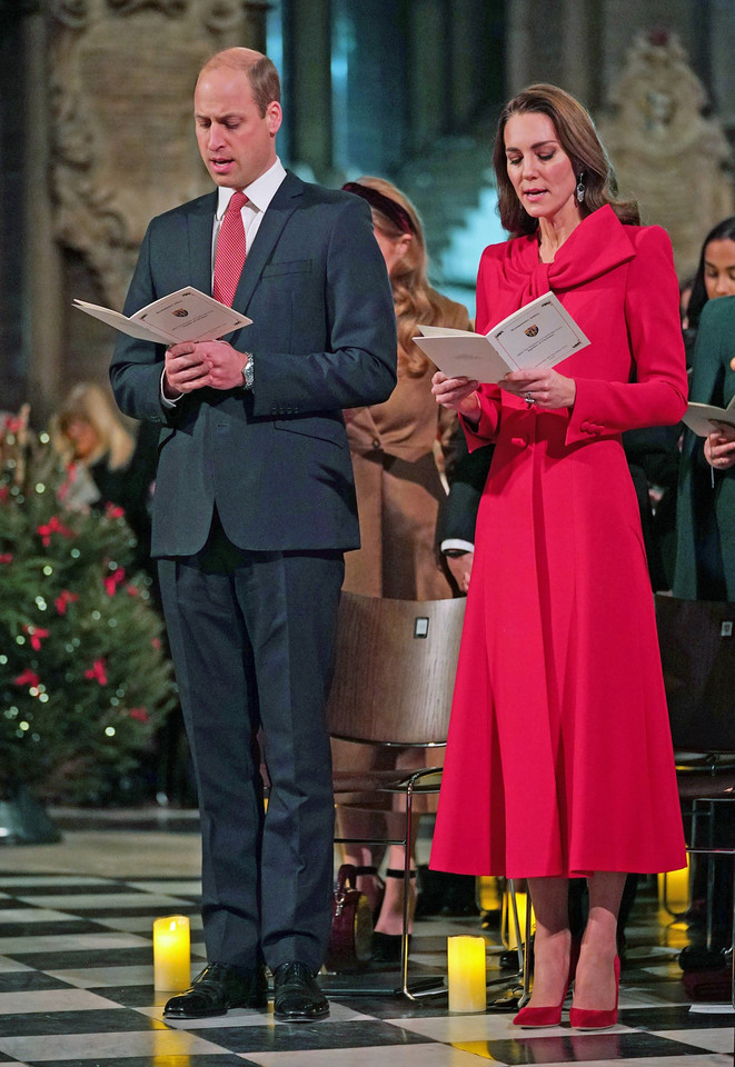 Kate Middleton i książę William na koncercie "Royal Carols: Together At Christmas" w Opactwie Westminsterskim w Londynie