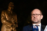 Pracuje dla Karola Nawrockiego, ale w PiS są pewni: ma ukryty cel