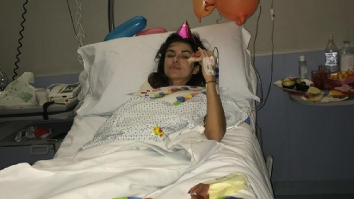Natalia Siwiec miała wypadek i trafiła do szpitala. Gwiazda pokazała na Instagramie zdjęcie, na którym leży na łóżku i jest podłączona do kroplówki. Tylko w Plejadzie modelka komentuje, co właściwie się stało i jak się czuje.
