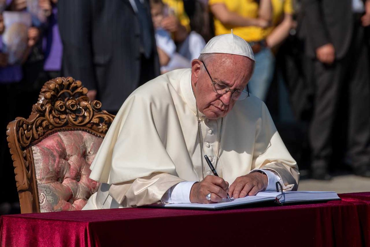 Pensja papieża Franciszka. Ile tak naprawdę zarabia głowa Kościoła?