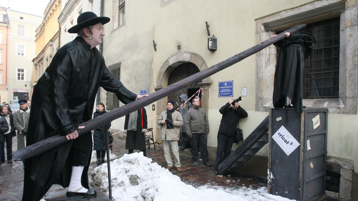 KRAKÓW ROCZNICA ŚMIERCI TADEUSZA KANTORA ŻYWE POMNIKI