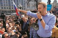 Aleksiej Nawalny, lider rosyjskiej opozycji, na wiecu przeciw inauguracji Władimira Putina na czwartą kadencję prezydencką, Moskwa, 5 maja 2018 r.