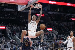 Air Sochan! Kapitalna akcja polskiego koszykarza w meczu ligi NBA [WIDEO]