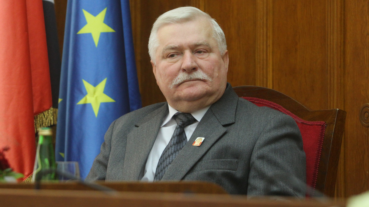 Komisja Europejska skarży Polskę do TSUE. Lech Wałęsa ostrzega