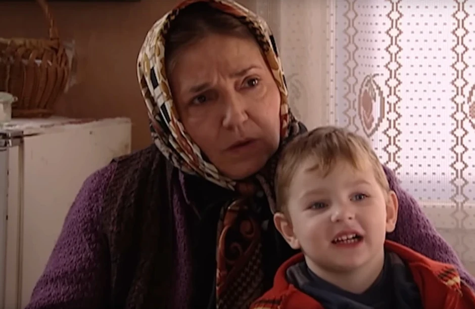 Mali Toma, Selo gori, a baba se češlja