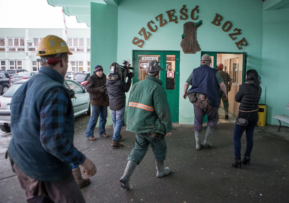 Zasypani górnicy spotkali się z bliskimi