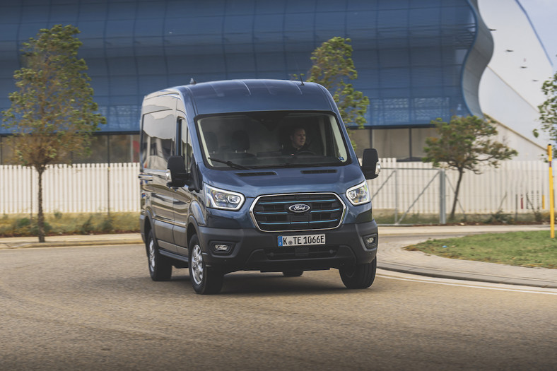 Ford E-Transit 1 generacja 2022 (Ford Pro)