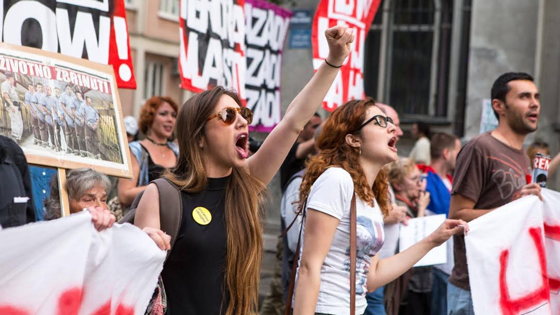 Ko su ljudi koji i dalje idu na "proteste protiv diktature"