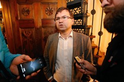 Girzyński skompromitował Narodowy Program Szczepień. I wsypał współsprawców [OPINIA]