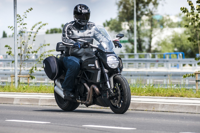 Ducati Diavel Strada