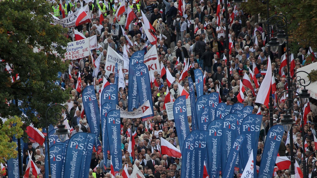 "Rzesze ludzi z całej Polski na ulicach stolicy ostrzegły: w naszym państwie źle się dziś rządzi! Ten marsz jest zapowiedzią, że jeśli nic się nie zmieni, to niezadowolenie może wybuchnąć też w innej postaci" - zapowiada ks. Kard. Stanisław Nagy w rozmowie z "Naszym Dziennikiem".