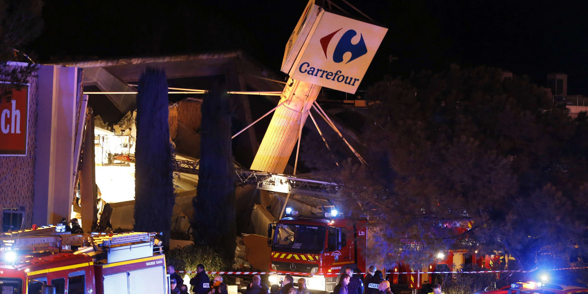 Francja: Katastrofa! Runął dach hipermarketu