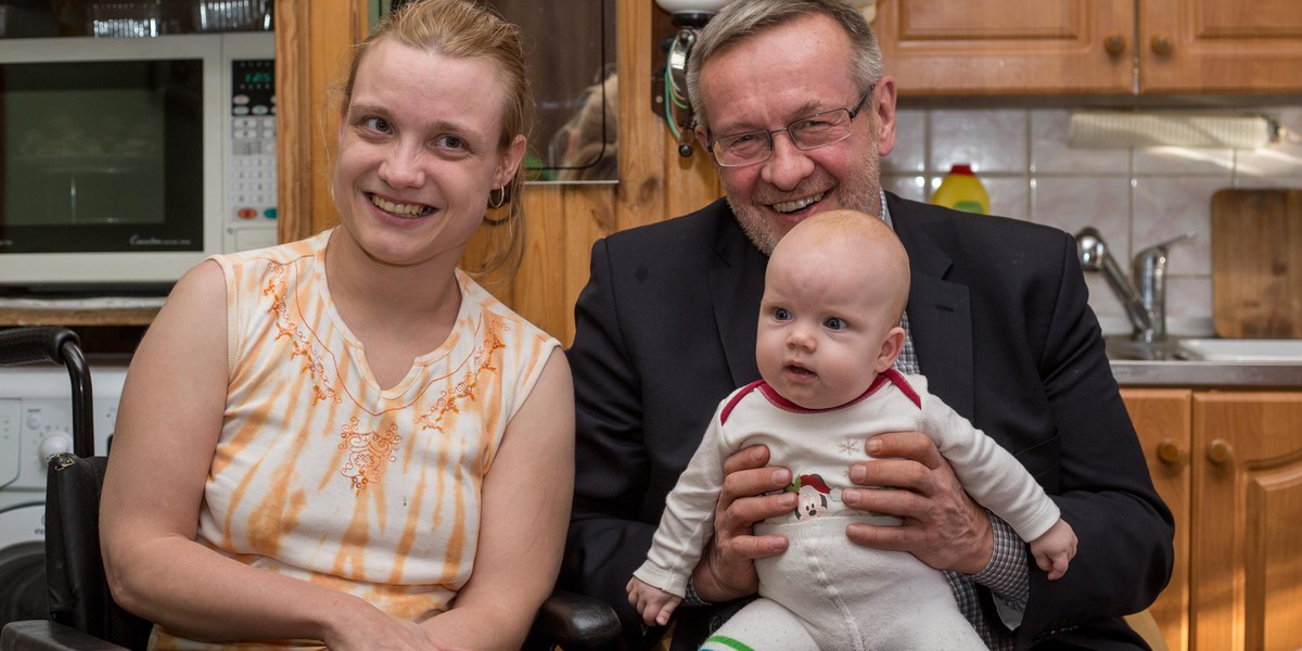 Andrzej Stefański, specjalny wysłannik rzecznika praw obywatelskich z wizytą u pani Joanny i Wiktorii