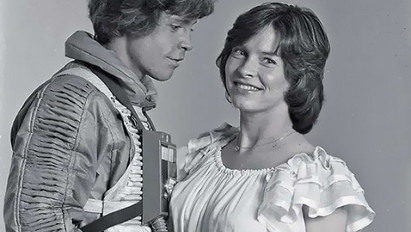 Egyidős a Luke Skywalkert alakító színész házassága a Csillagok háborújával