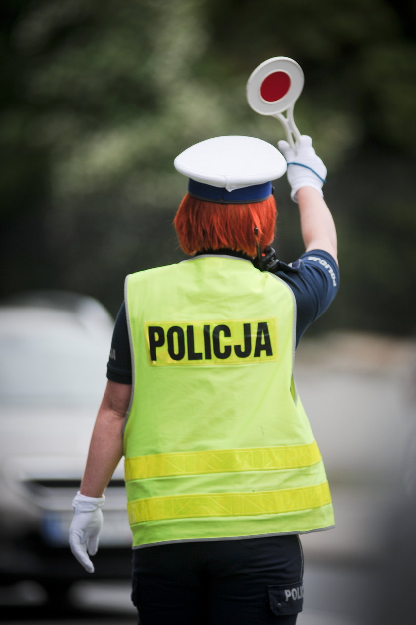 Śledziło go wojsko, a policjanci wlepili mu mandat