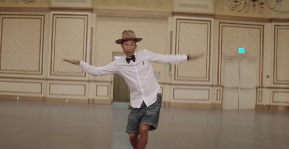 Pharrell Williams (kadr z teledysku "Happy")