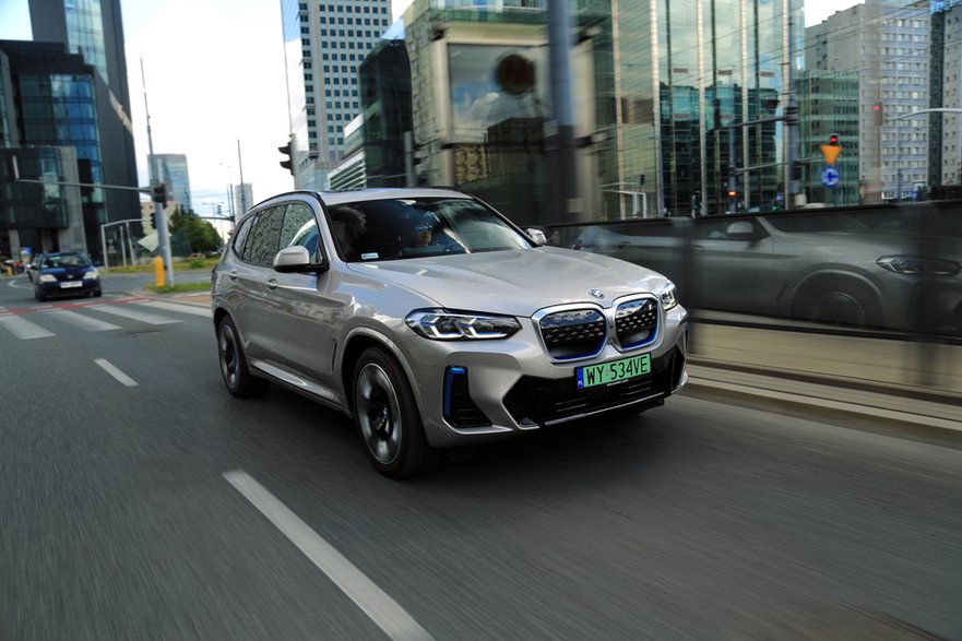 BMW iX3