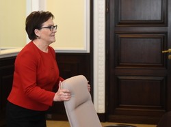 Premier Kopacz do naukowców: Stójcie na straży niezależności nauki