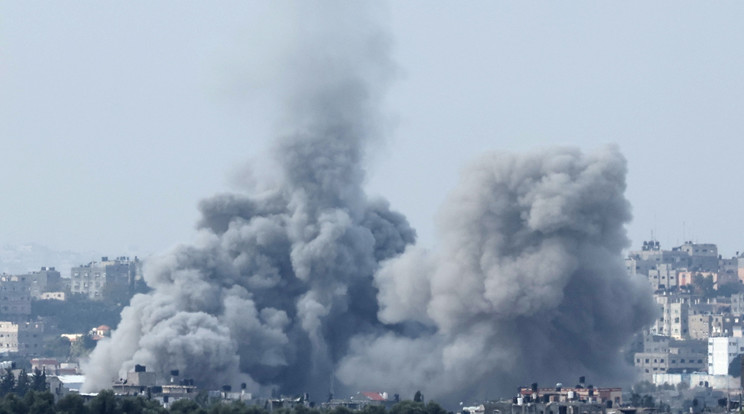 Az izraeliek szerdán elfoglalták Gáza legnagyobb kórházát és felrobbantották a Hamász parlamentjét / Illusztráció: MTI/EPA/Abir Szultan