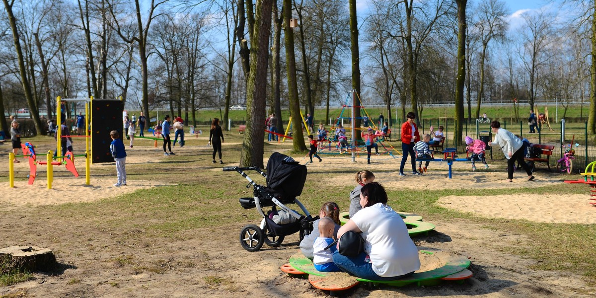 Gotowy jest projekt emerytur dla matek, które zdecydują się urodzić i wychować co najmniej czworo dzieci. Niedługo ma trafić do konsultacji zewnętrznych