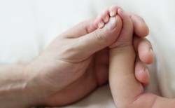 3-miesięczne niemowlę z Mazowsza zakażone koronawirusem [WIDEO]