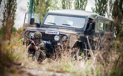 MON kupuje dla wojska nowe samochody Honker z radiostacją. Jeden za ponad 1,5 mln zł