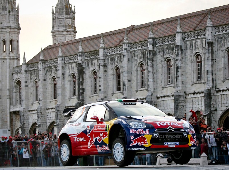 Na drugiej pozycji uplasował się siedmiokrotny mistrz świata Francuz Sebastien Loeb (Citroen DS 3 WRC) ze stratą 1,3 s