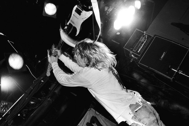 Kurt Cobain na jednym ze swoich koncertów