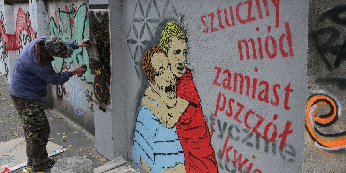 Mural na Piotrkowskiej.