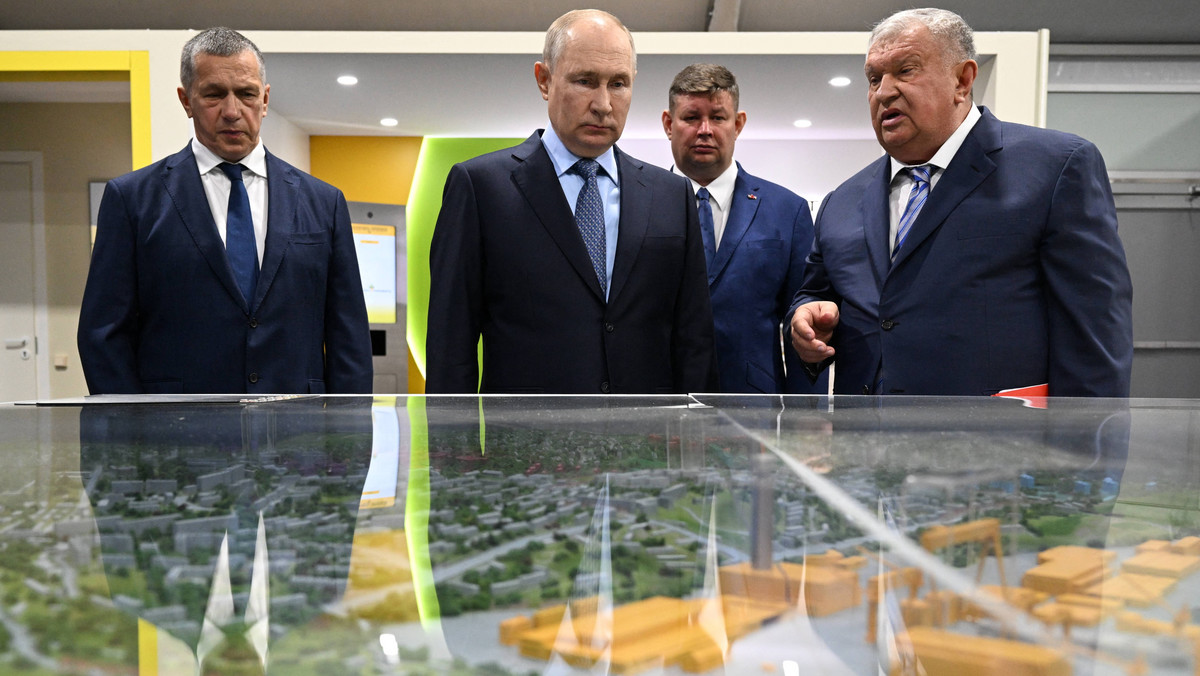 Rosnieft, czyli "prywatny portfel Putina". Tak Kreml bogaci się na ropie