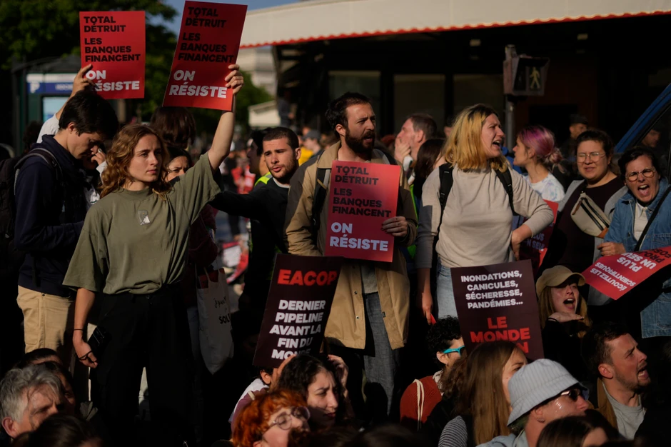 Protest klimatskih aktivista u Parizu