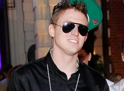 Pikej już stracił majątek po ojcu? "Jego matka musiała się zadłużyć"