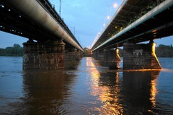 Policja wreszcie zatrzymała nożownika, który sparaliżował ruch na warszawskim moście [AKTUALIZACJA]