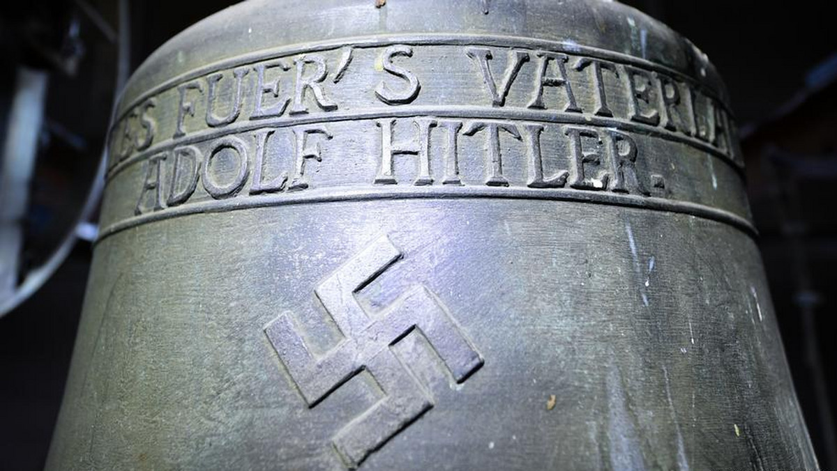 Od 82 lat na dzwonnicy kościoła w Herxheim am Berg wisi dzwon ze swastyką, który stał się przedmiotem sporu mieszkańców o stosunek do przeszłości i nie tylko.