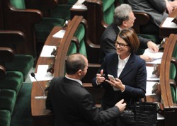 Julia Pitera chce dymisji szefa CSIOZ. Pisze do Arłukowicza