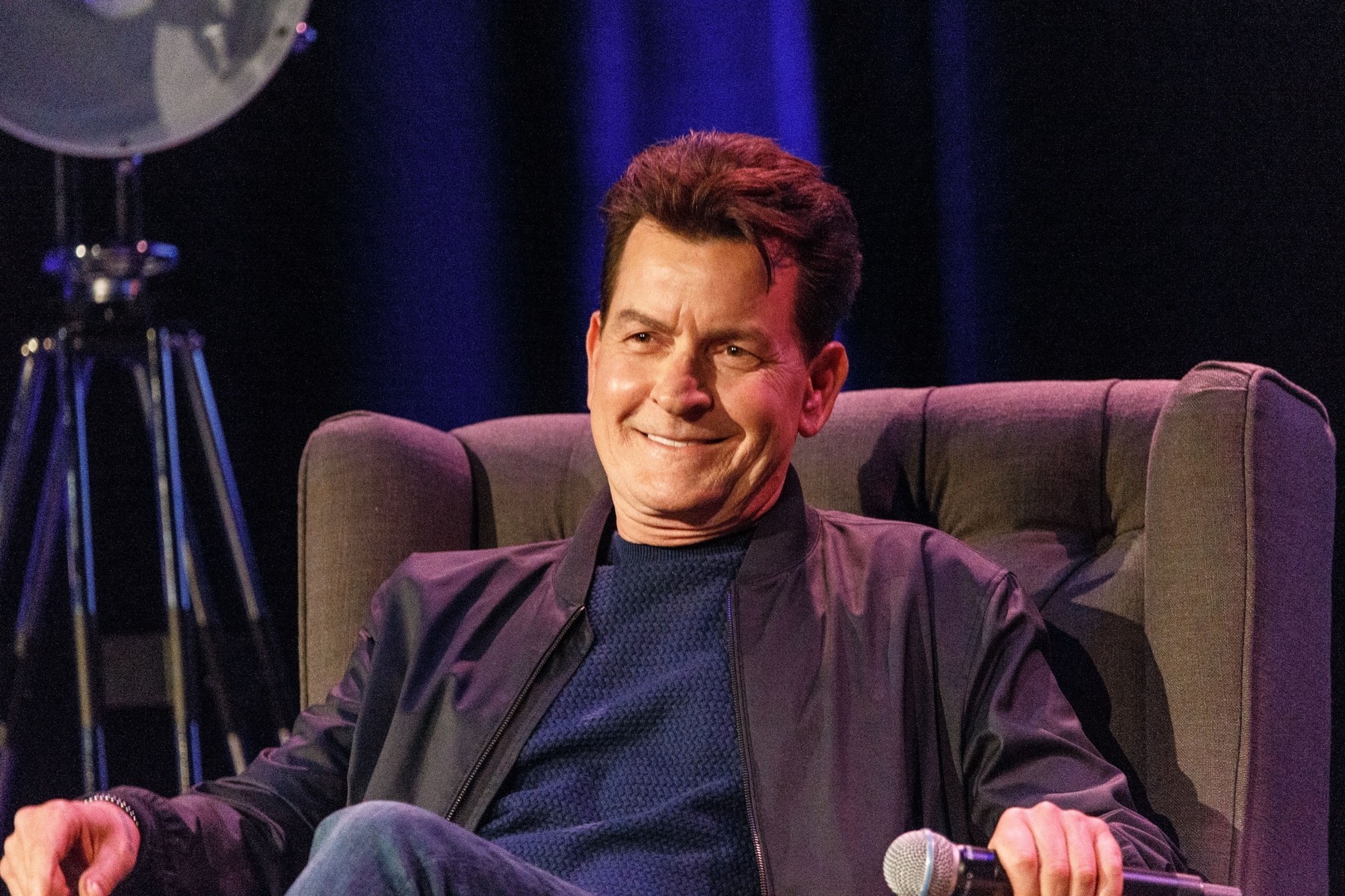 Americký herec Charlie Sheen.
