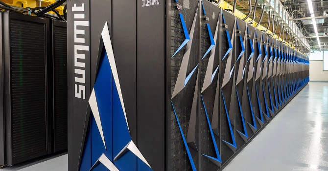 Summit, superkomputer IBM zaprezentowany w 2018 r. To aktualnie drugie najpotężniejsze tego typu urządzenie na świecie