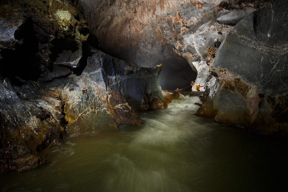 Hang Son Doong - największa jaskinia na świecie