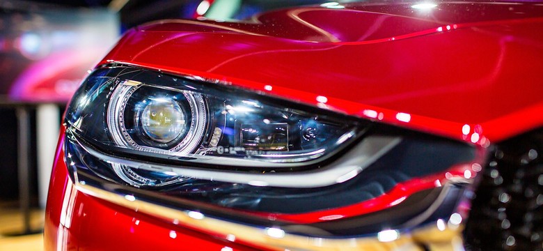 Mazda CX-30 już w Polsce i zawstydza hybrydy. Cena? Na co mogą liczyć kierowcy? Koncern odkrywa karty