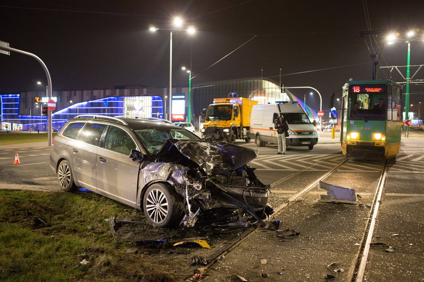 7 osób rannych w wypadku autobusu i auta osobowego