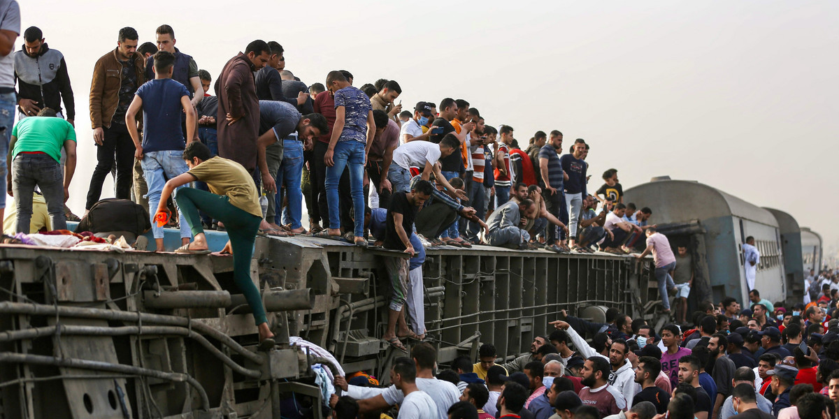 Katastrofa kolejowa w Egipcie. Zginęło 11 osób, blisko 100 rannych.
