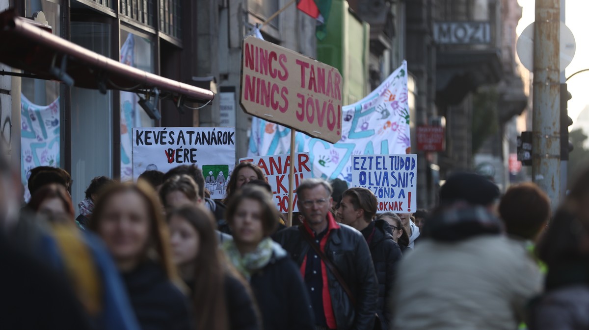 Ismét tüntetnek ma délután a fővárosban