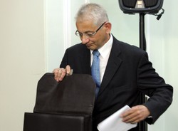 Dorn oskarża rząd. PO odpowiada zdjęciem