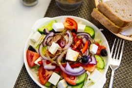 Ovo je recept za ORGINALNU GRČKU SALATU: Napravite HORIATIKI kao iz prave taverne - preukusno je