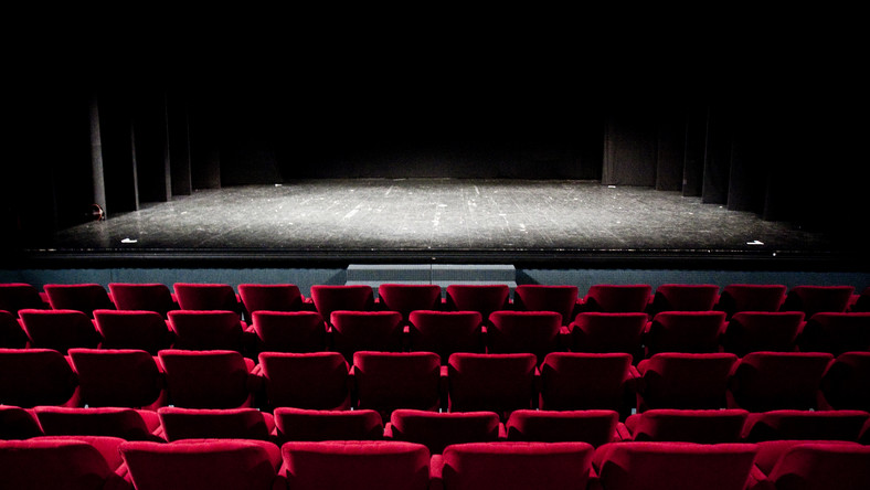 #AlertCenowy. Czy wzrosną ceny biletów w teatrze? "Związać koniec z końcem"