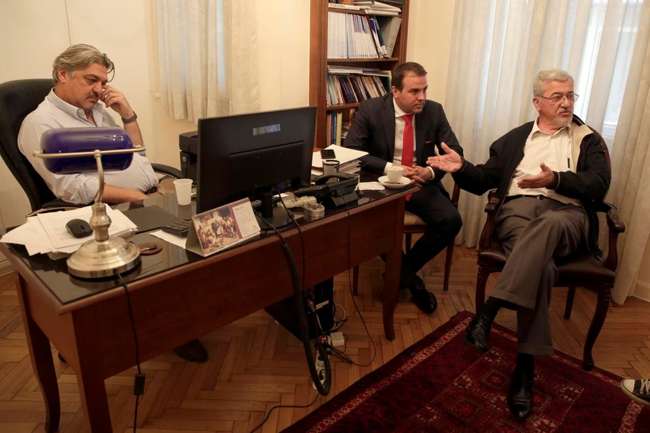 Deo advokata koji su za "staro rukovodstvo"