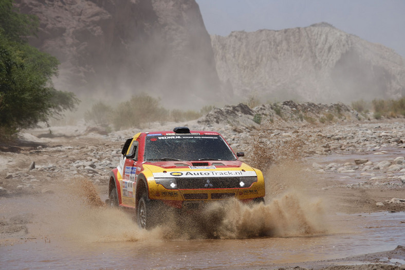 Rajd Dakar 2010: rewelacyjny Hołowczyc, dobra jazda motocyklistów (3.etap, wyniki, fot. Willy Weyens)