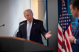 trump ogłasza kilka godzin po ogłoszeniu porozumienia. "zarobione zostaną duże sumy pieniędzy"