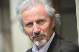 Podatek wojenny to nie żart. Ekspert wyjawia, gdzie w Sejmie jest "partia wojny" [WYWIAD]